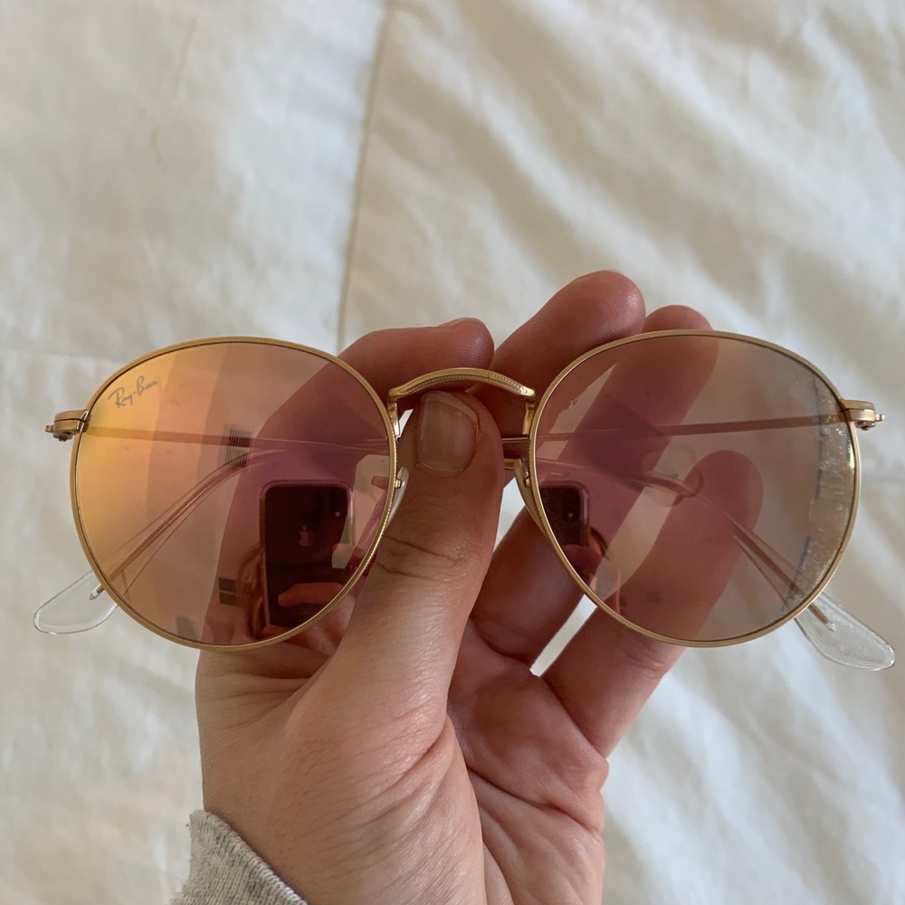 Round pink ray bands and leather case